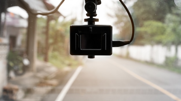 High-Quality Dash Cameras: 5 Features You Should Never Compromise On