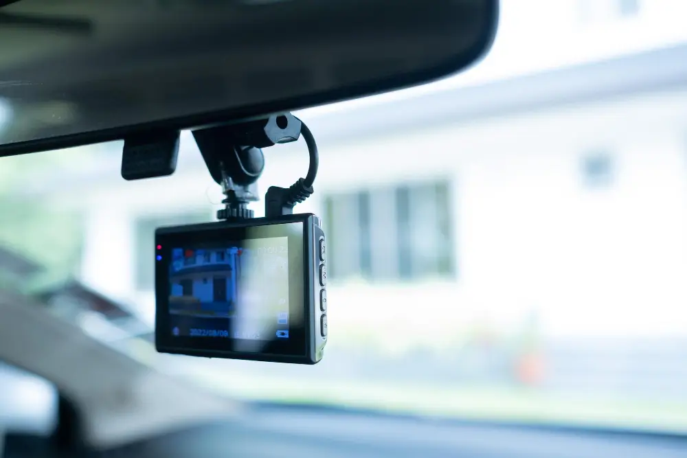 why choose a 2 channel dash cam