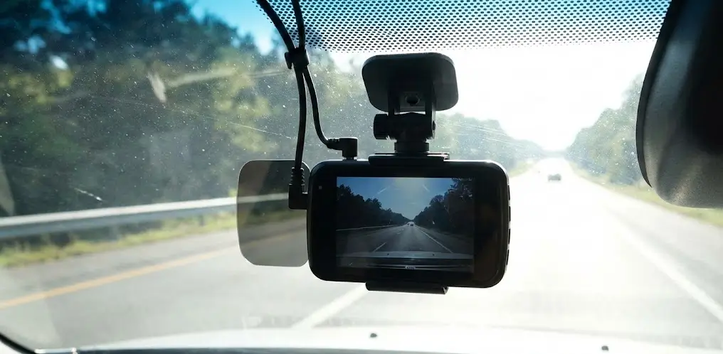 reduce glare dash cam
